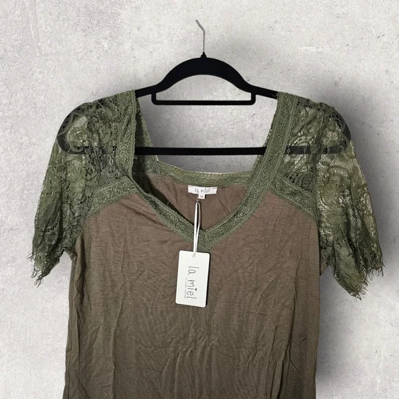 LA MIEL Gorgeous Lace Boho Short Sleeve V-Neck Top•Size Medium•Olive Green - Picture 6 of 13
